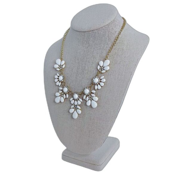 Charlotte Russe White Teardrop Cluster Necklace Statement Chunky - Picture 1 of 4